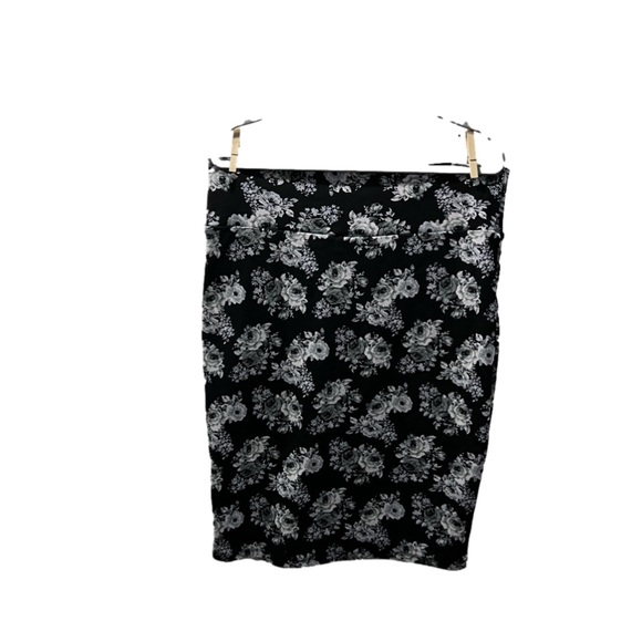 LuLaRoe Cassie|Pencil Skirt|Size XL - Picture 3 of 4